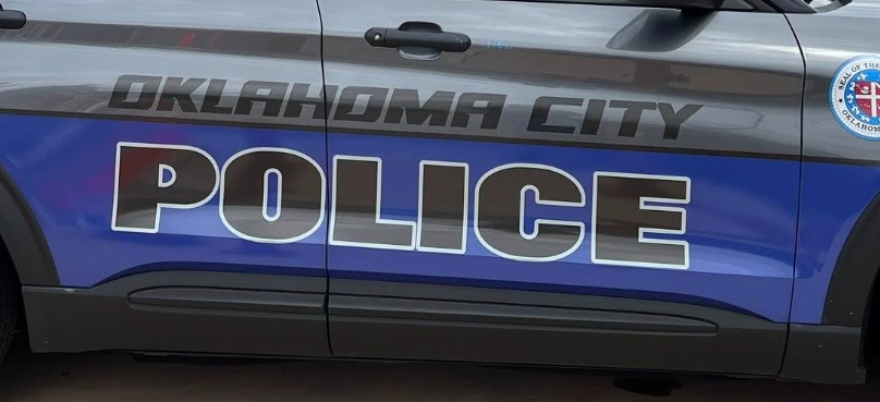 Man Arrested After Pointing Rifle at Officers, Leading to Standoff in Oklahoma City