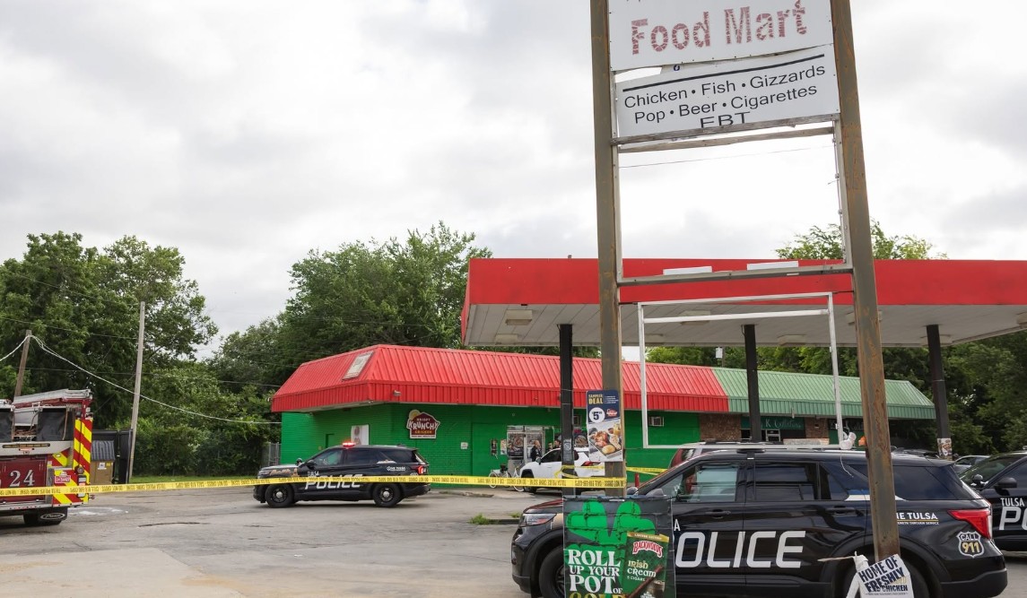Man Wielding Machete Shot by Store Clerk During Attack at Tulsa Convenience Store